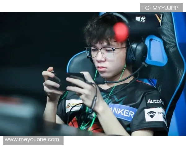姚明与奥多姆激战篮球场的精彩瞬间与传奇对决回顾