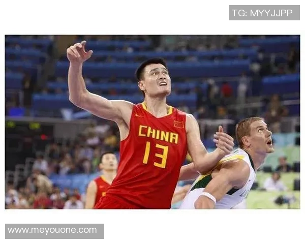 姚明半场进球展现绝佳状态引发球迷热议与期待