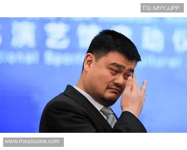 姚明幽默调侃自己年龄大轻松分享篮球生涯的成长与变化